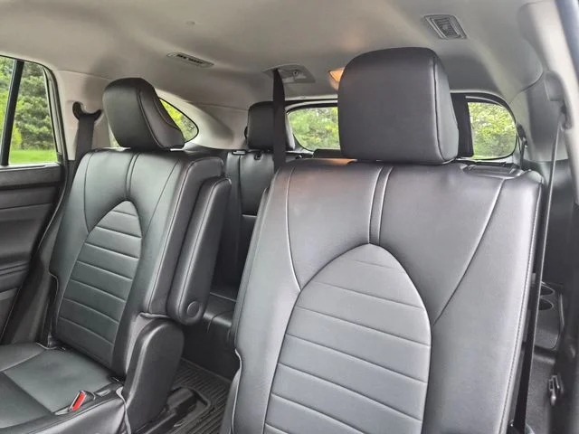Used 2022 Gray Toyota XLE image 38
