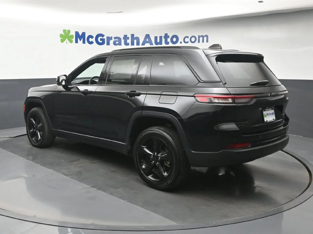 Used 2023 Black Jeep Altitude X image 25