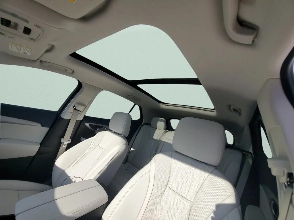 New 2026 Iridescent White Tricoat Buick Avenir image 17