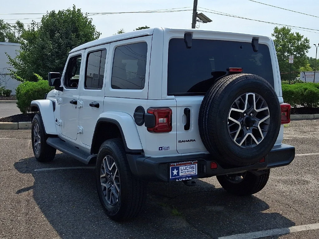 Used 2025 White Jeep 4-Door Sahara 4x4 image 9