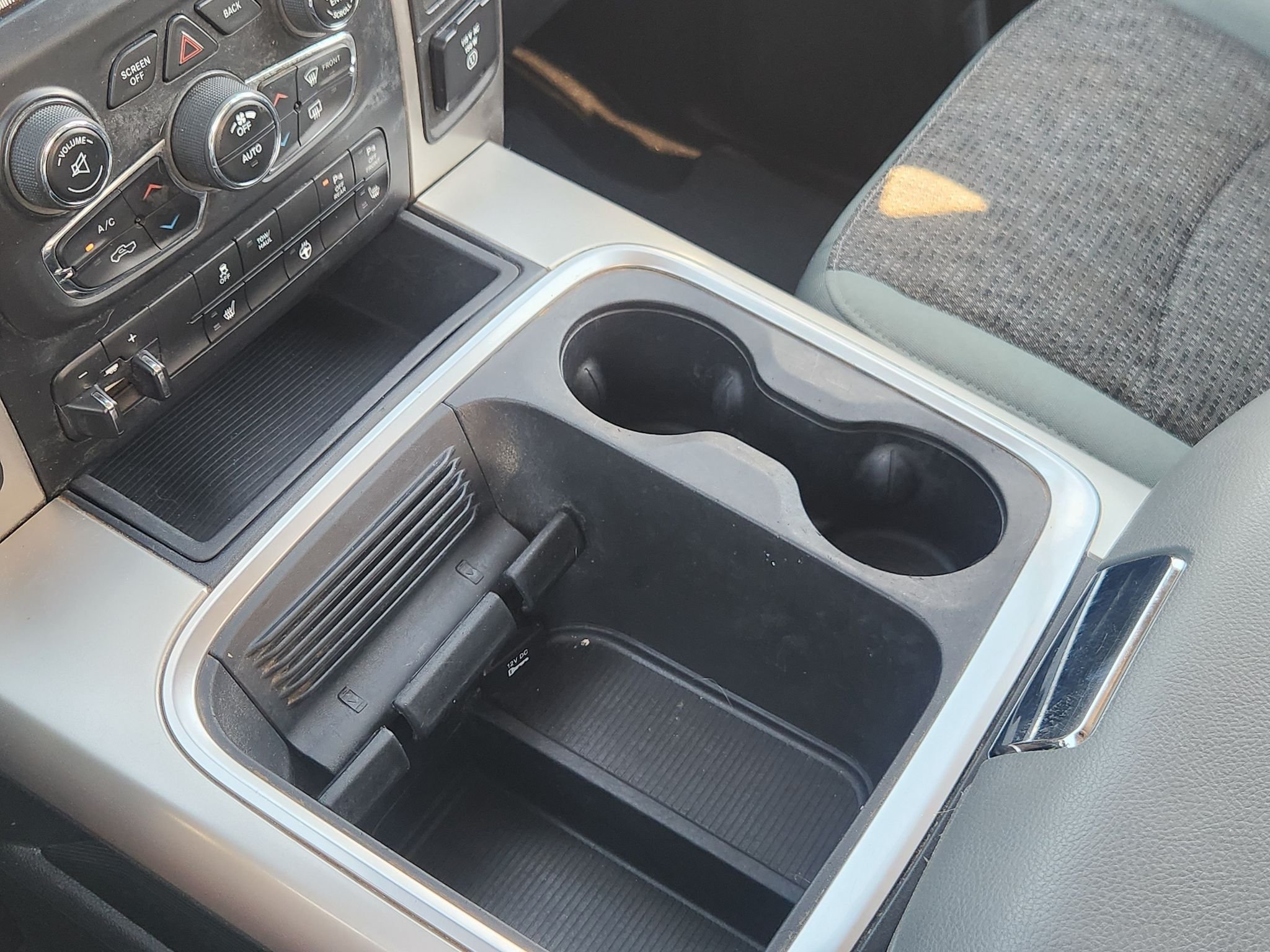 Used 2018 BLACK Ram Big Horn image 19