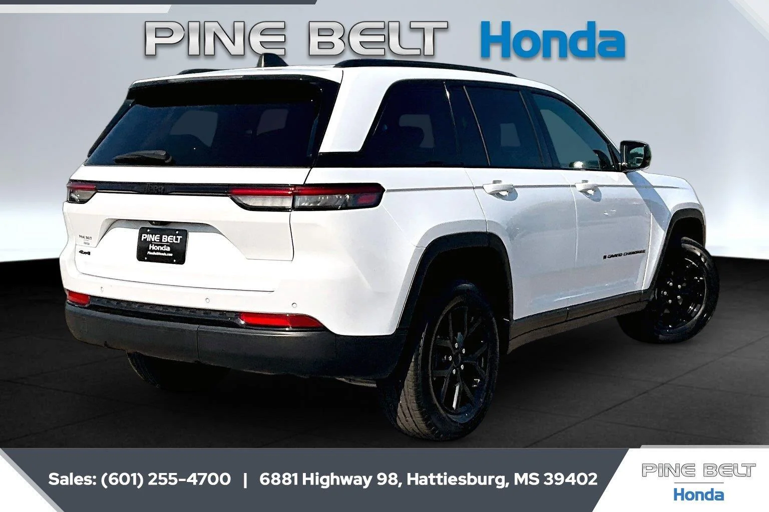 Used 2025 Bright White Clearcoat Jeep Altitude image 11