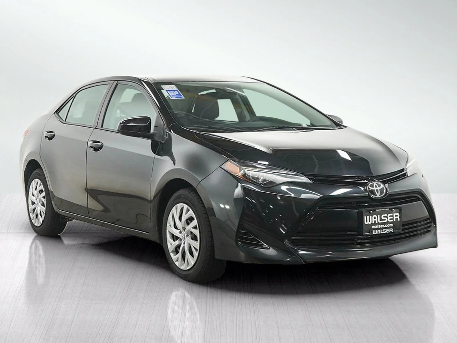 Used 2018  Toyota LE image 7