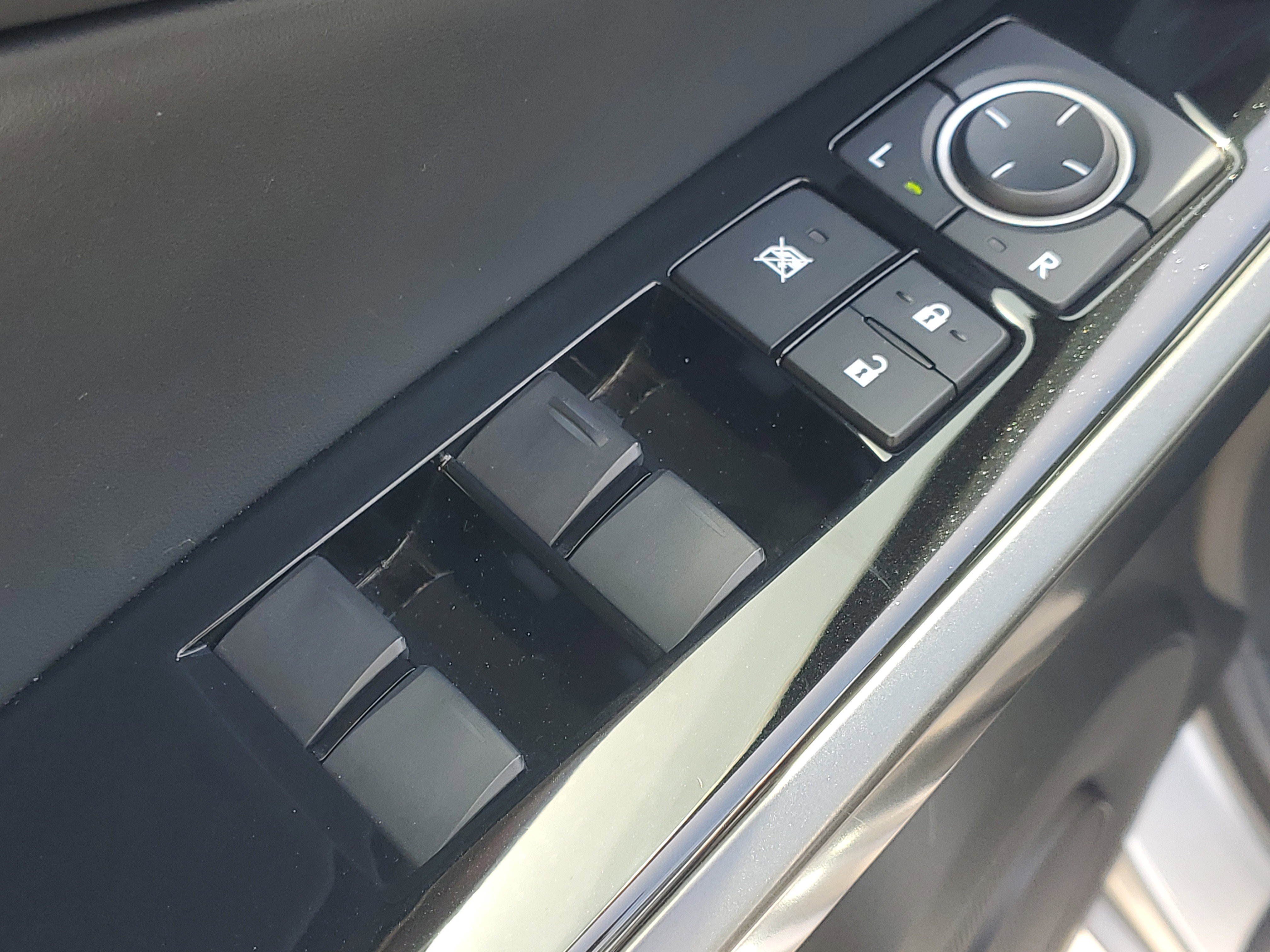 Used 2023 Iridium Lexus IS 300 image 19