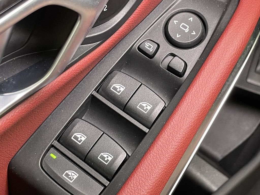 2025 BMW 3 Series 330i - Photo 31