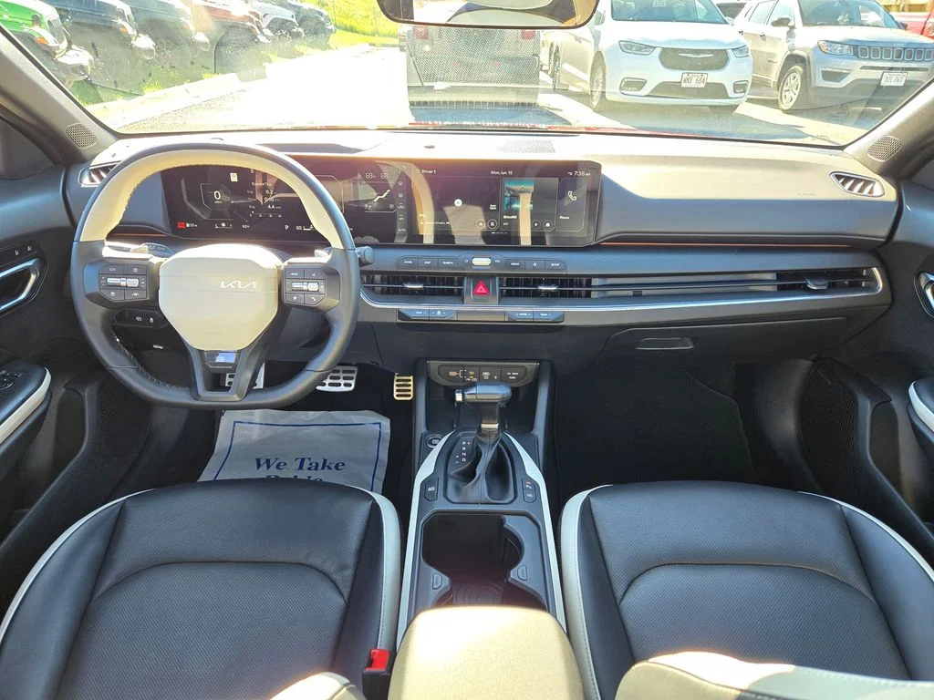 Used 2025 Red Kia GT-Line Turbo image 18