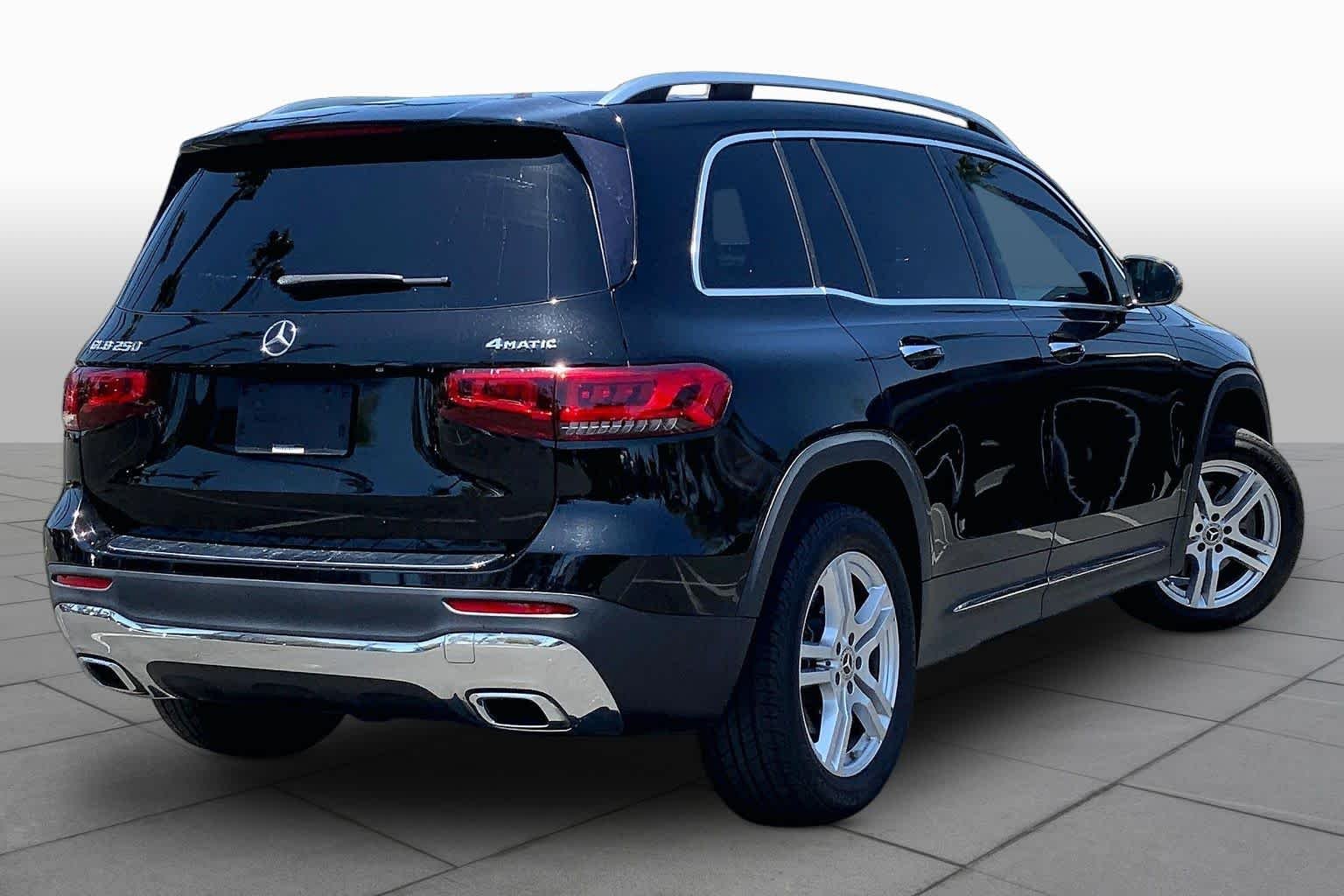 Used 2021 Night Black Mercedes-Benz GLB 250 image 12