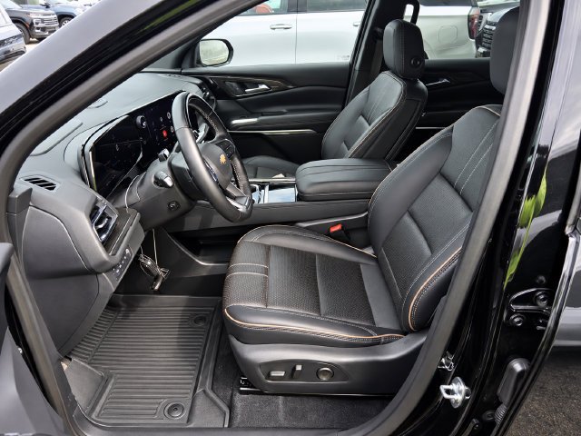 Used 2025 Mosaic Black Metallic Chevrolet High Country image 11