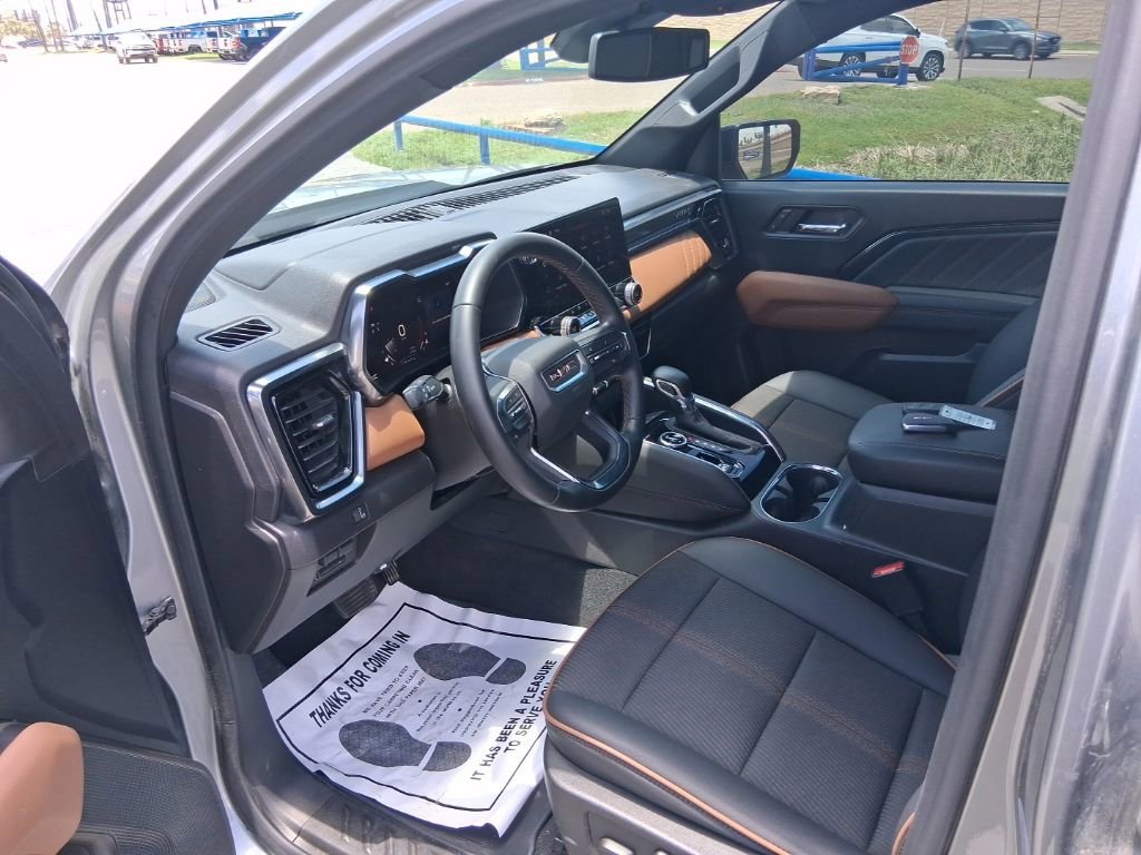 Used 2024 Sterling Metallic GMC AT4 image 12