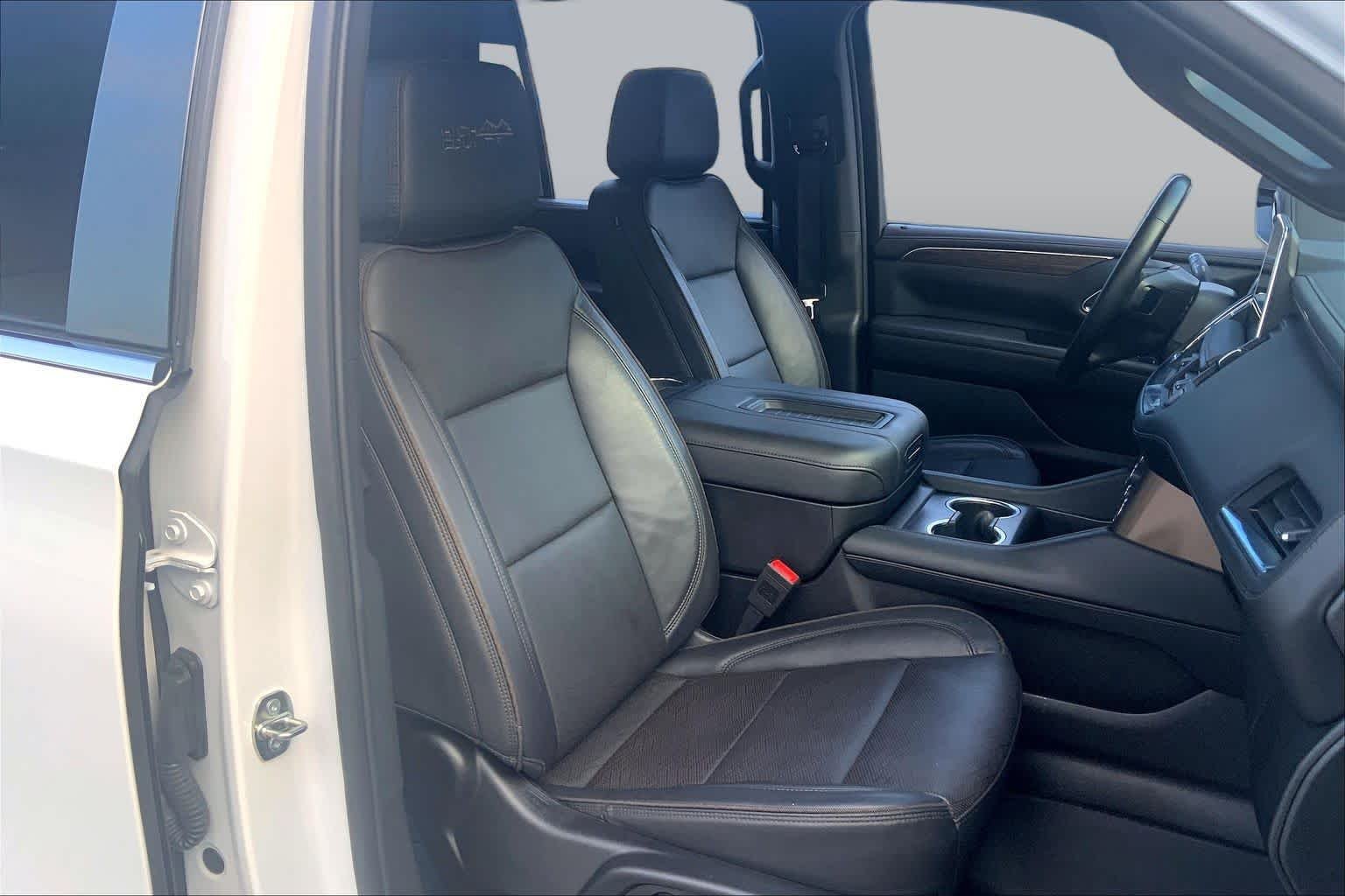 Used 2024 Summit White Chevrolet High Country image 8