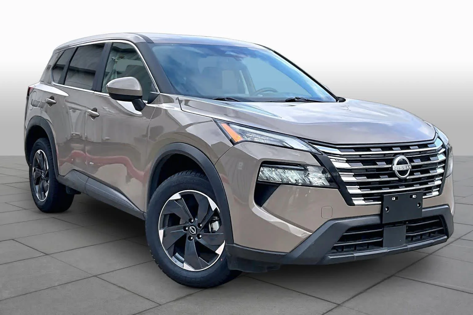 Used 2025 Baja Storm Metallic Nissan SV image 3