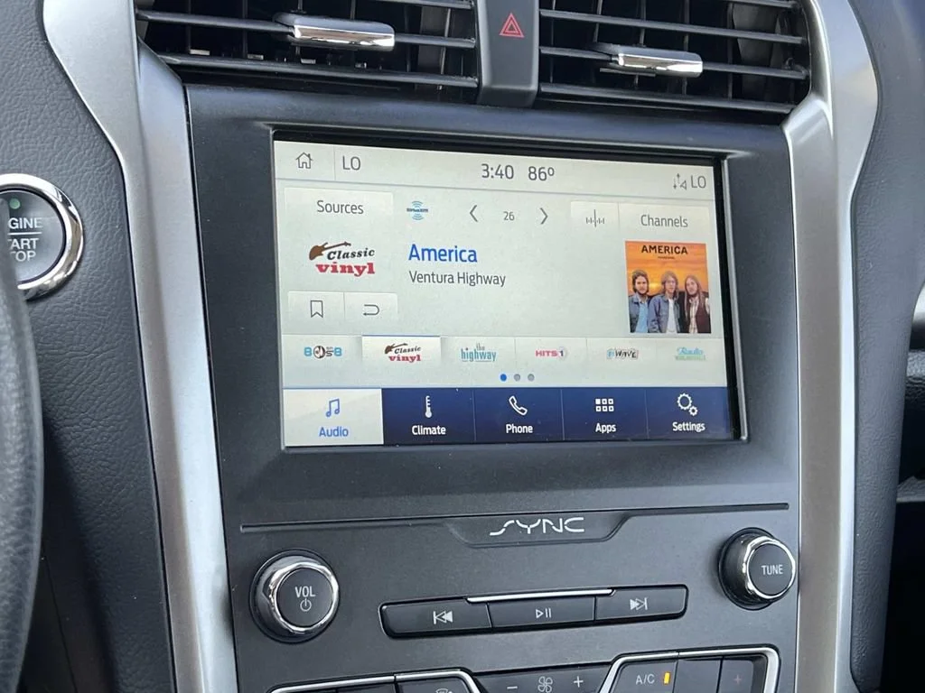 Used 2020 Gray Ford SE image 17