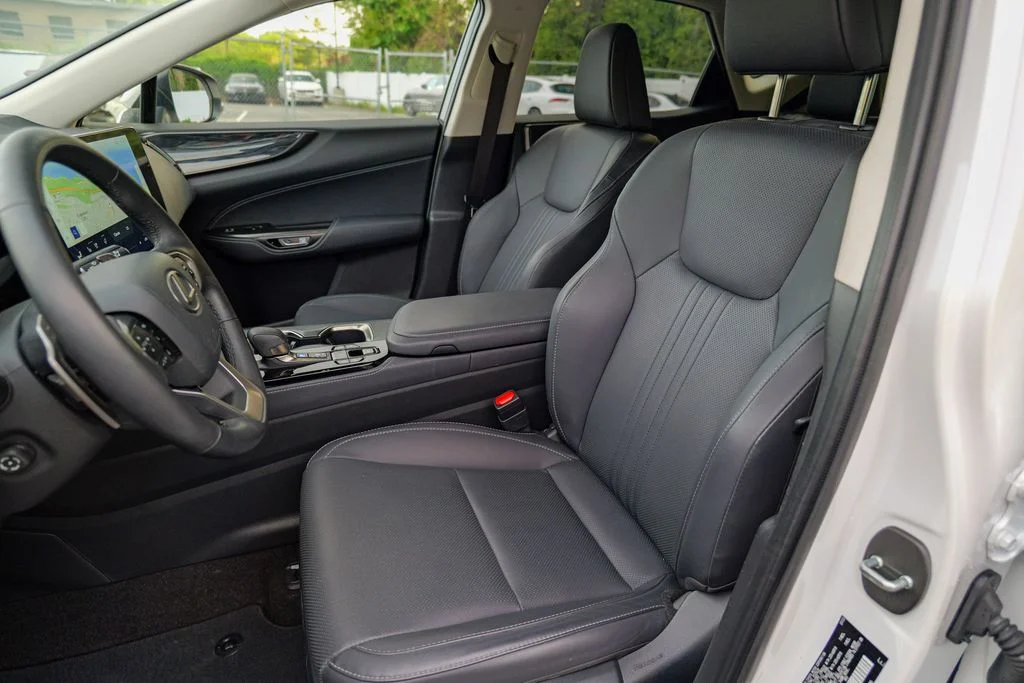 Used 2024 Eminent White Pearl Lexus 350 Premium image 22