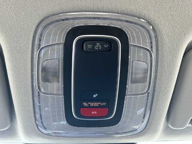 Used 2027 Black Hyundai SE image 27