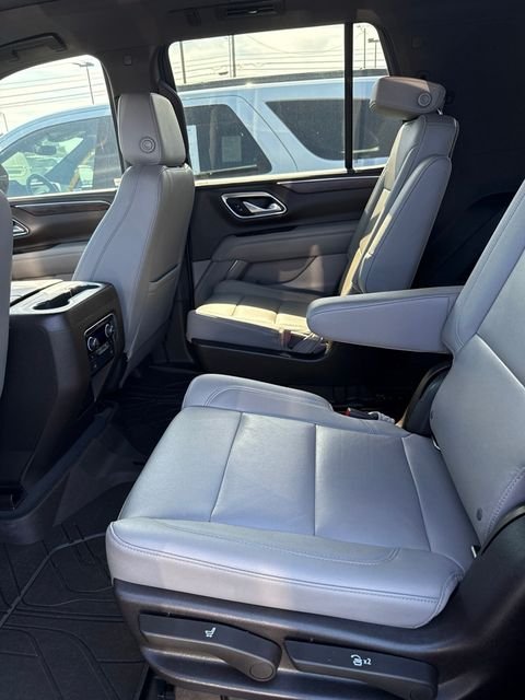 Used 2022 Black Chevrolet Z71 image 10