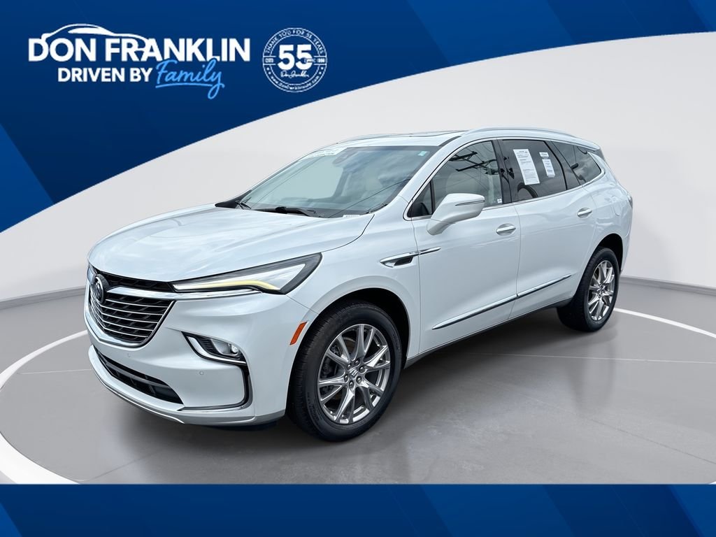 2023 Buick Enclave Essence AWD's photo