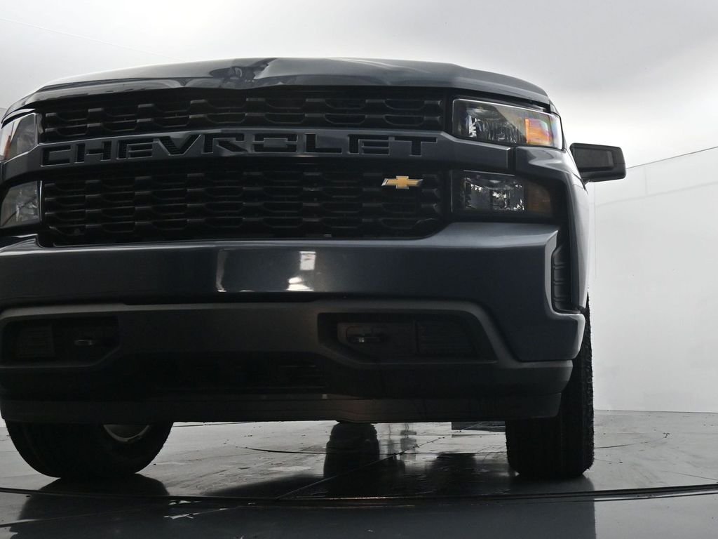 Used 2021 Gray Chevrolet Custom image 31