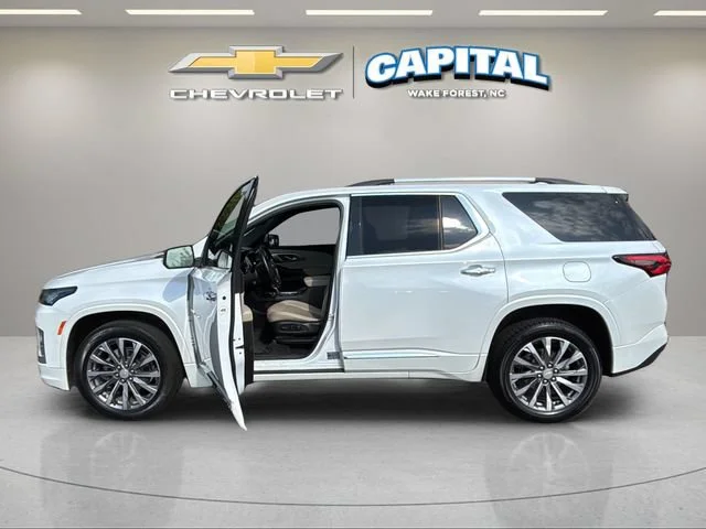Used 2022 IRIDESCENT PEARL TRICOAT Chevrolet Premier image 9