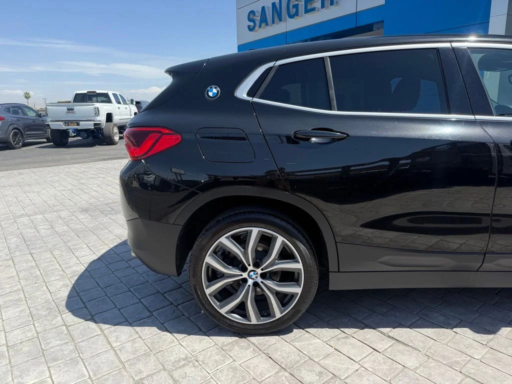 Used 2020 Black BMW sDrive28i image 13