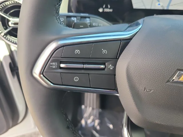 New 2027 Summit White Chevrolet LT image 28