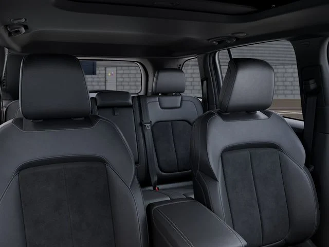 New 2026 Diamond Black Crystal Pearl-Coat Exterior Paint Jeep Laredo image 26