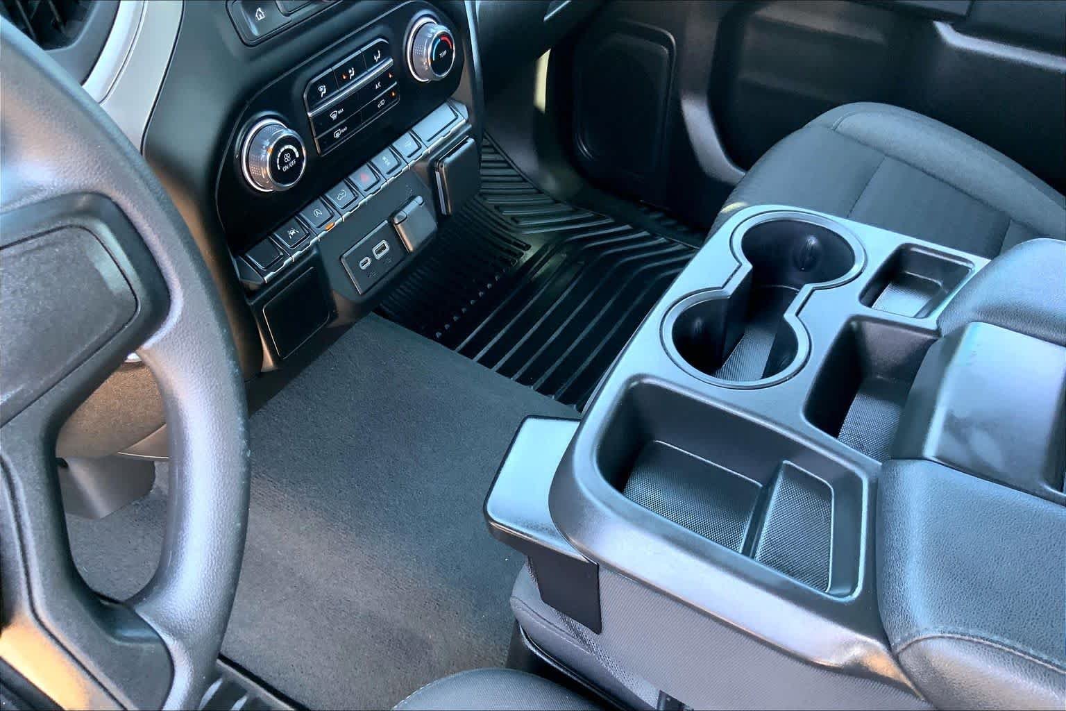 Used 2022 Summit White Chevrolet Custom image 17