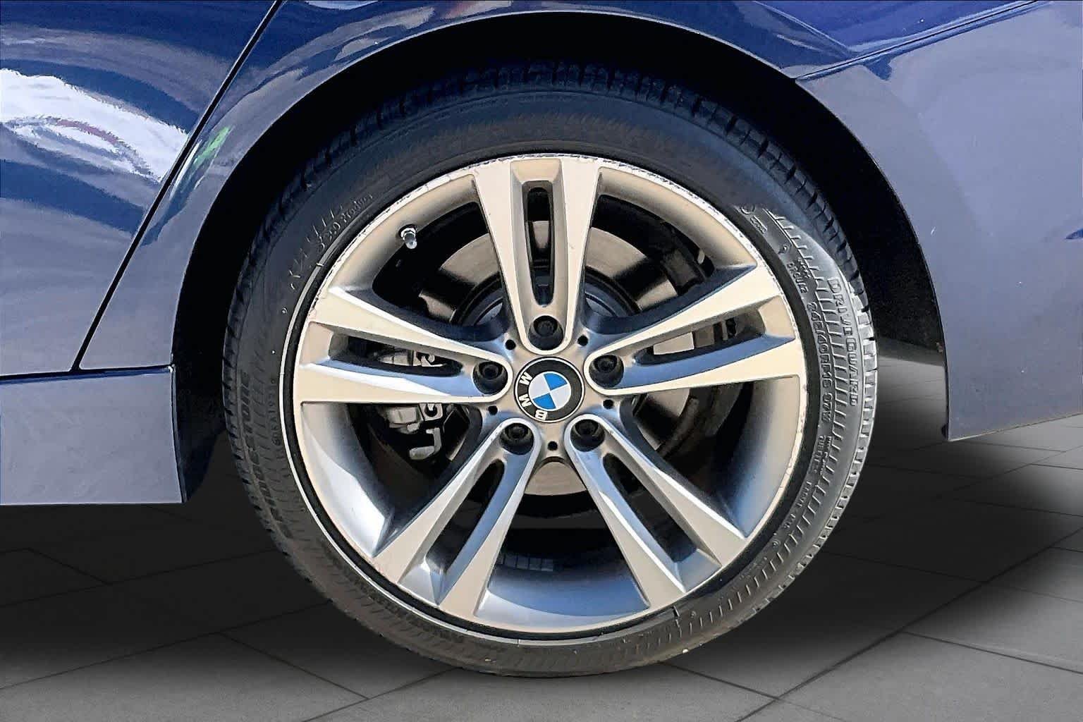 Used 2016 Mediterranean Blue Metallic BMW 328i image 11
