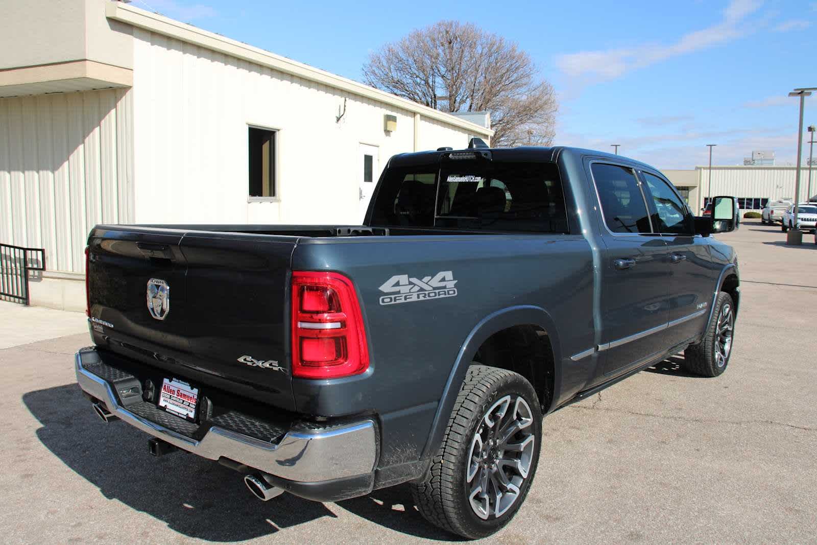 2025 RAM 1500 Limited - Photo 9