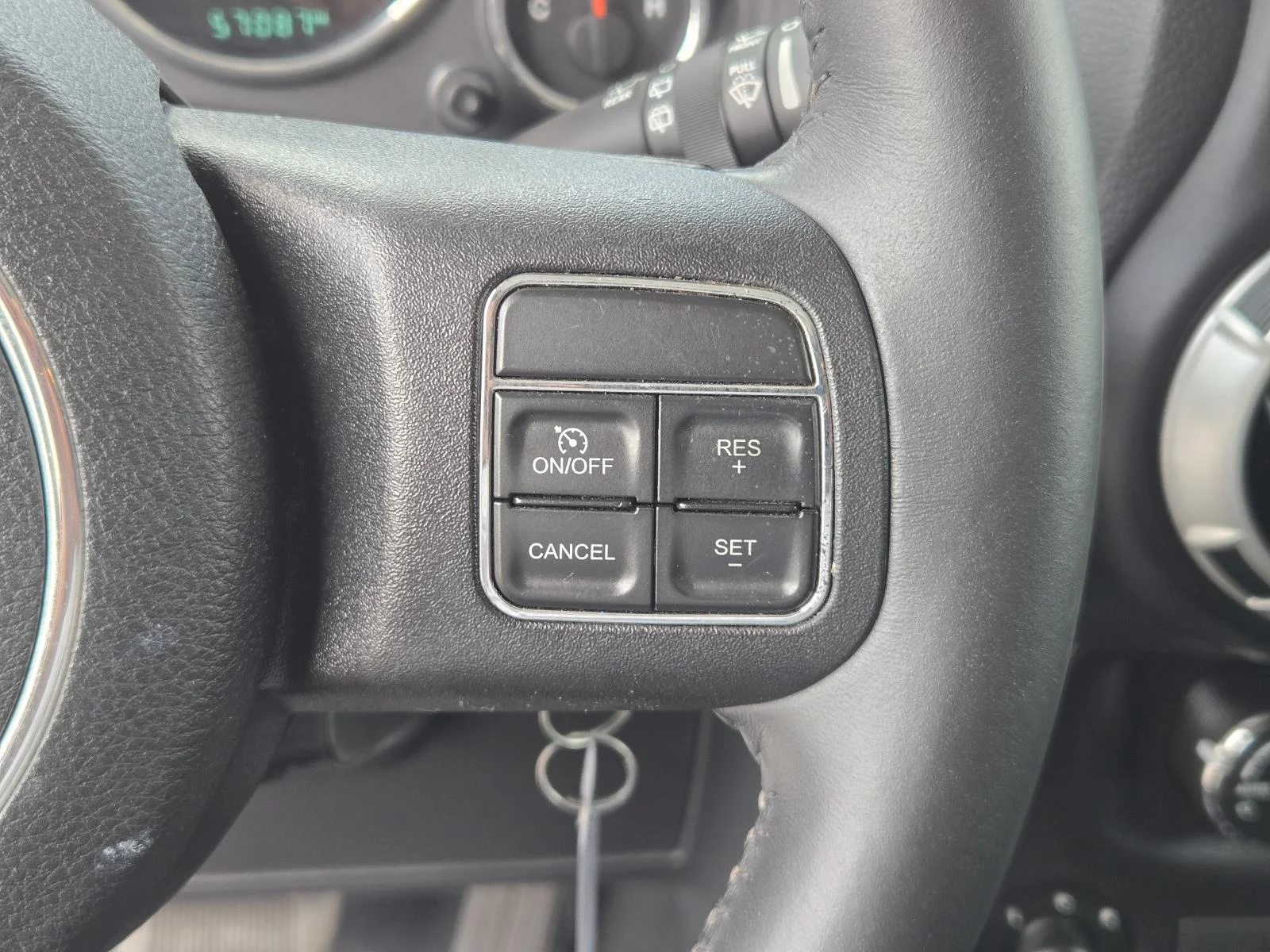 Used 2018 Bright White Clearcoat Jeep Sahara 4x4 image 15