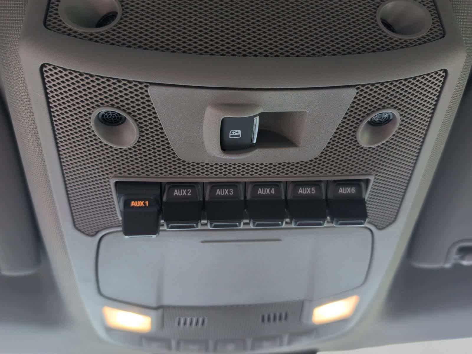 Used 2020 Oxford White Ford XL image 25