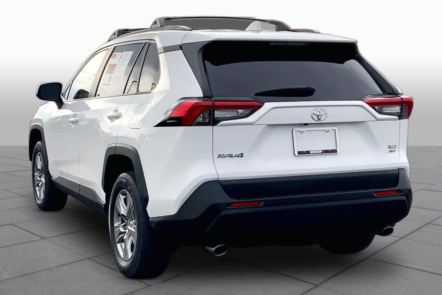 Used 2023 Ice Cap Toyota XLE image 12