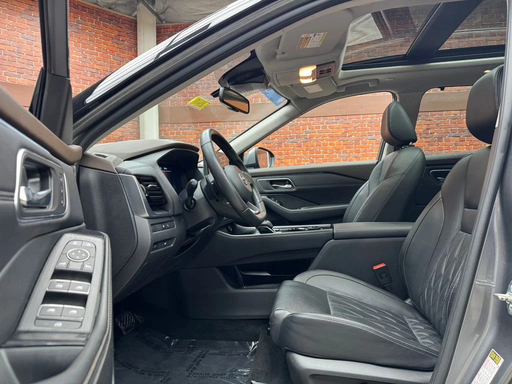 Certified Used 2022 Gun Metallic Nissan Platinum image 23