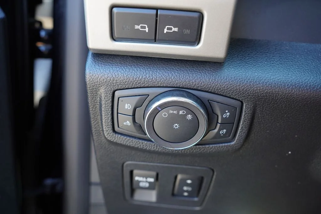 Used 2018 Black Ford Lariat image 27