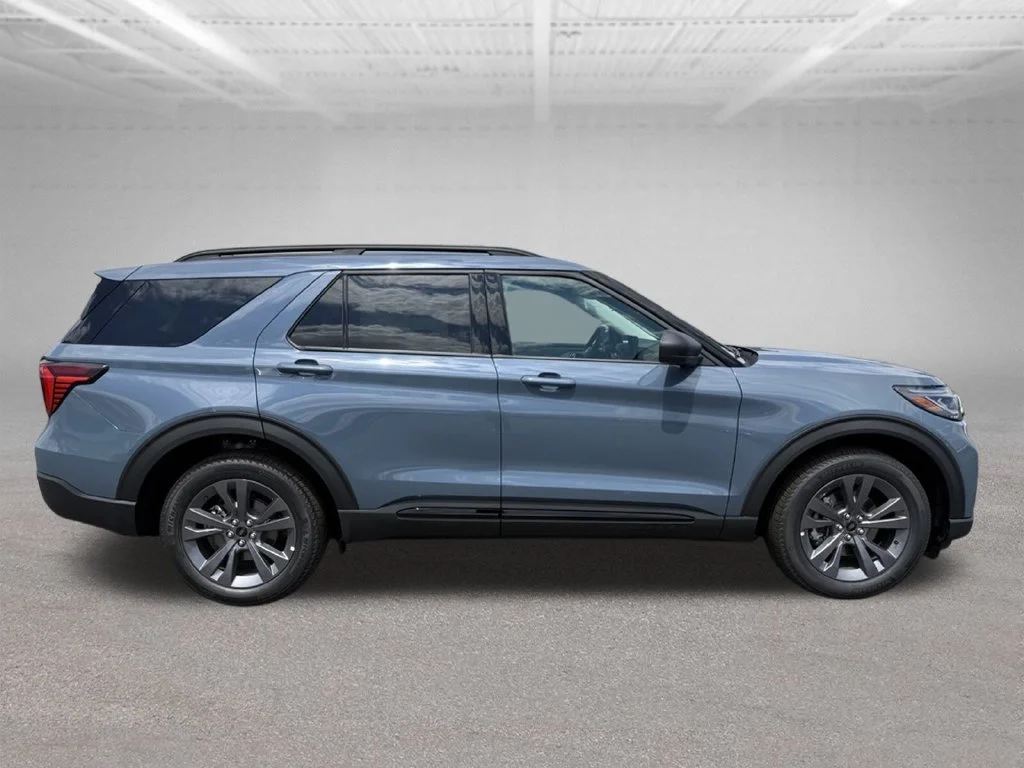 New 2026 Vapor Blue Metallic Ford Active image 2