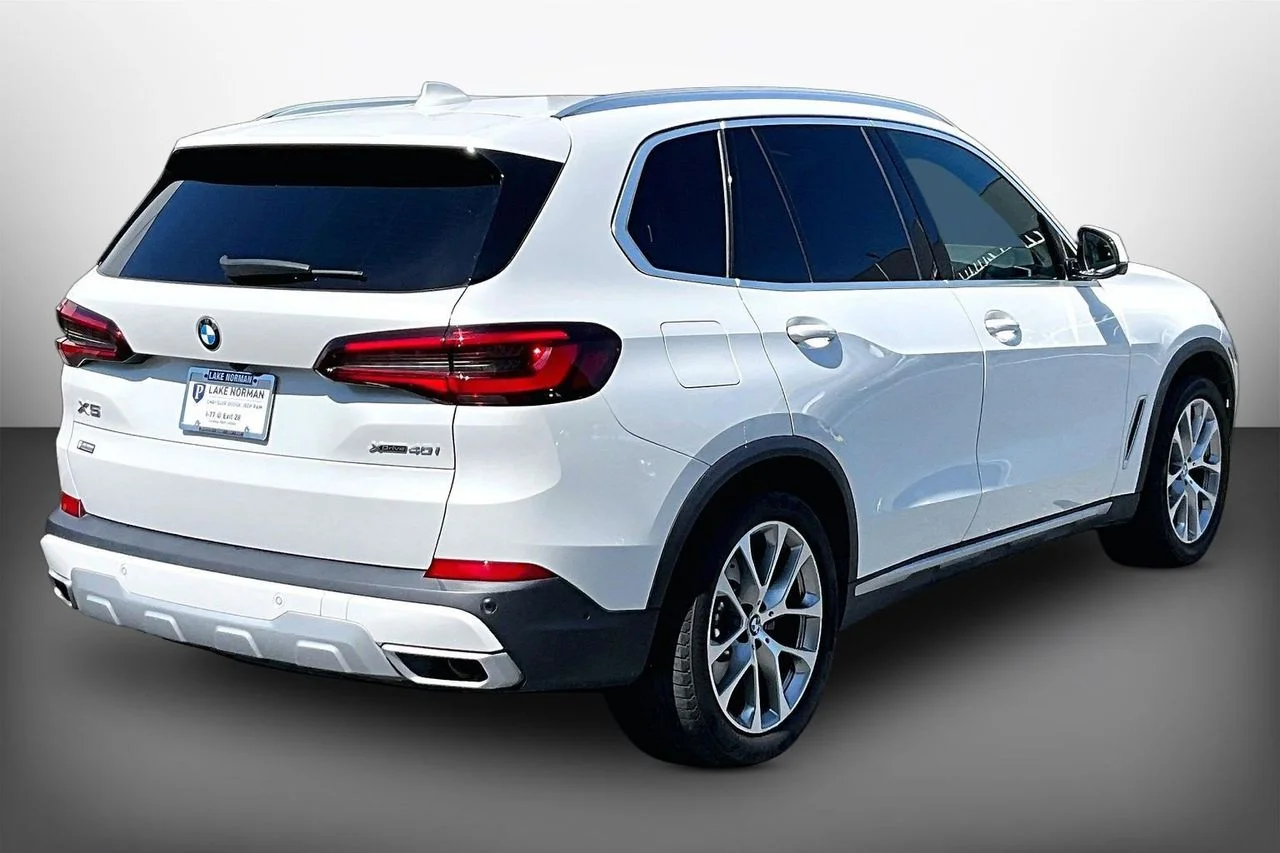 Certified Used 2022 White BMW xDrive40i image 8