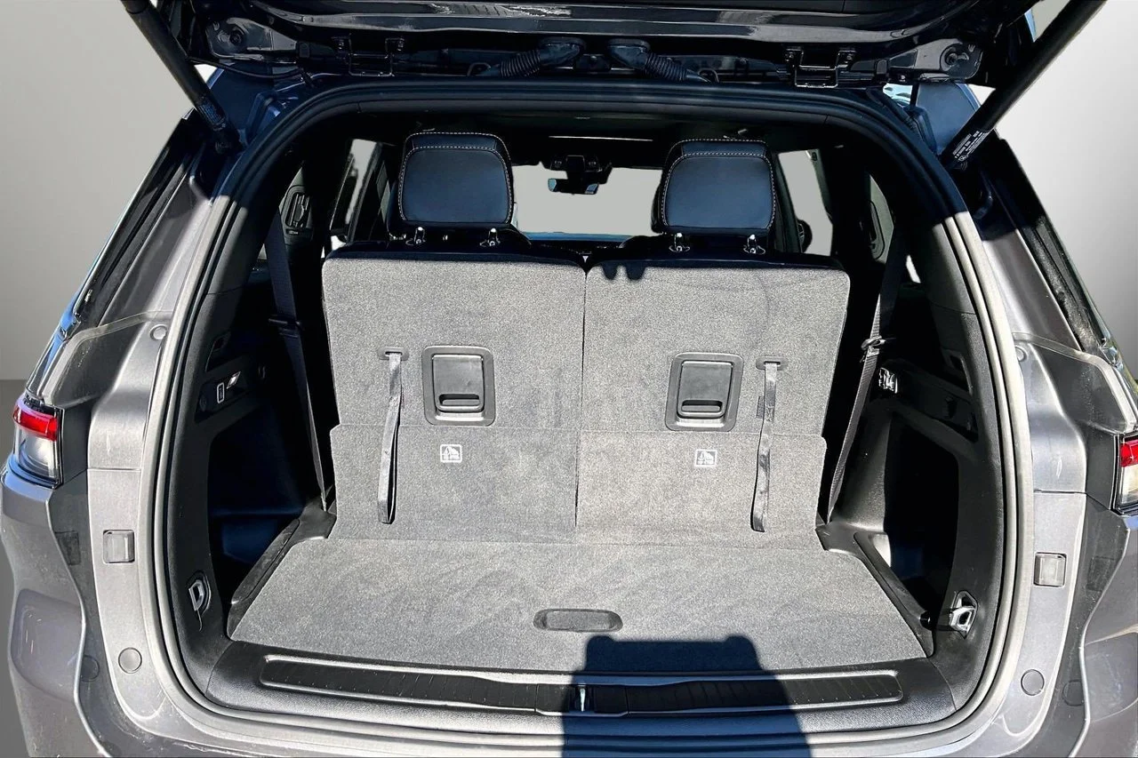 Used 2025 Gray Jeep Limited image 25
