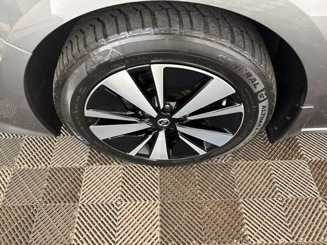 Used 2021 Gray Nissan 2.5 SV image 26