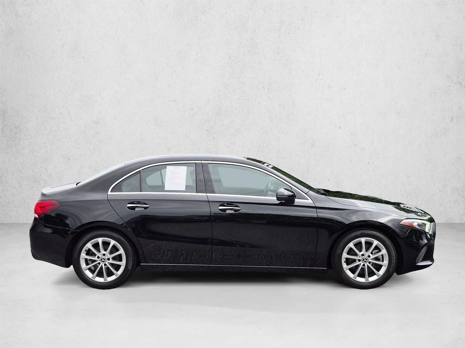 Used 2022 Night Black Mercedes-Benz A 220 image 4