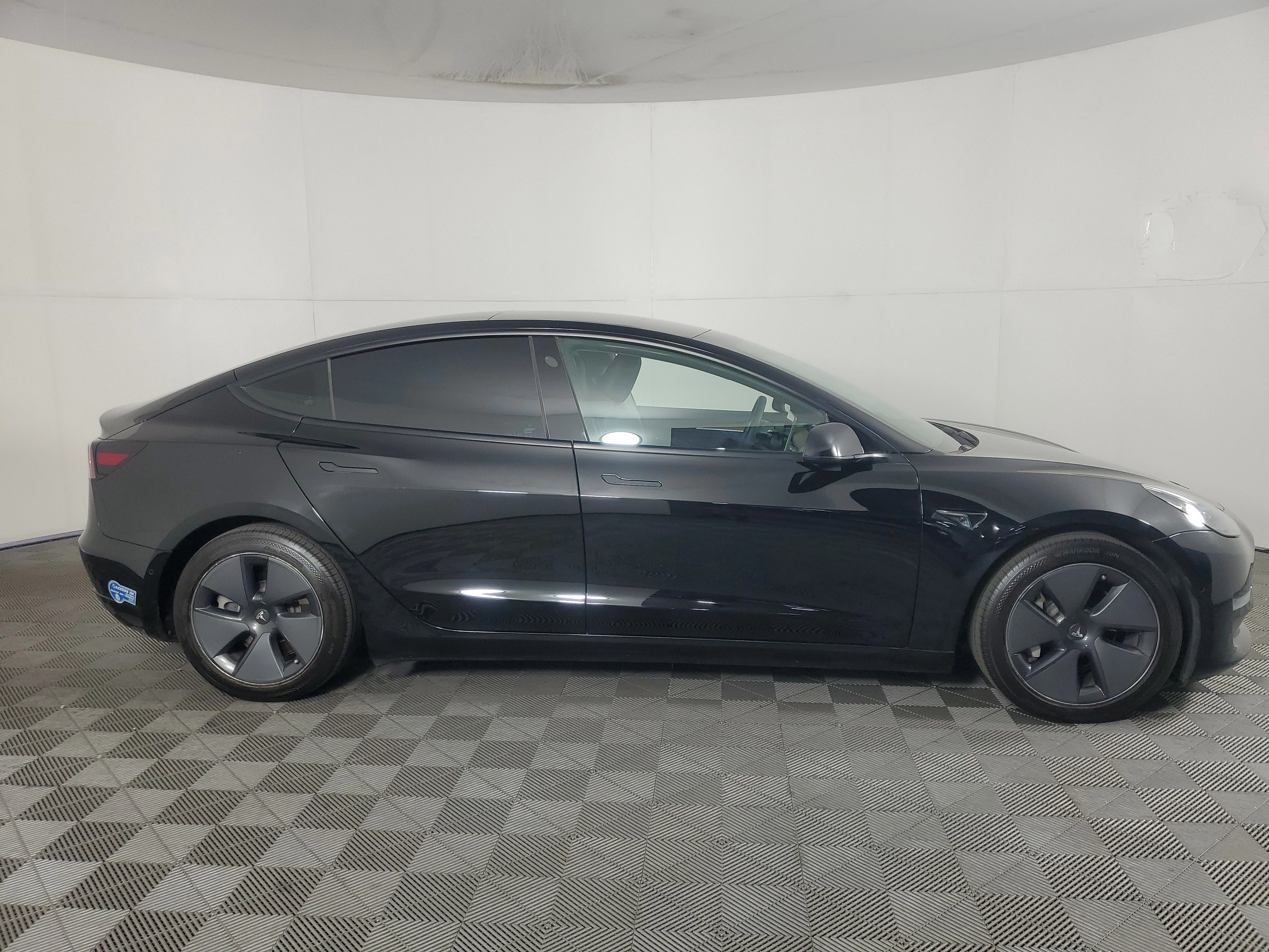 Used 2021 Solid Black Tesla Long Range image 3