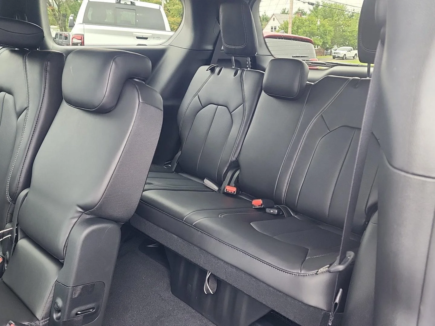 2026 Chrysler Pacifica Select - Photo 16