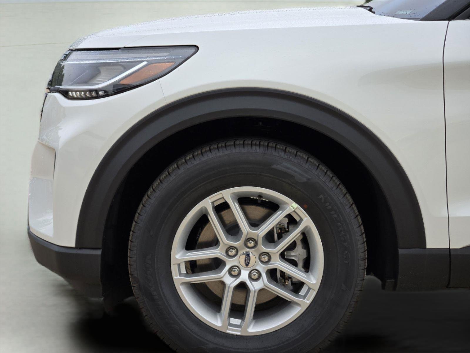 New 2026 Star White Metallic Tri-Coat Ford Active image 6