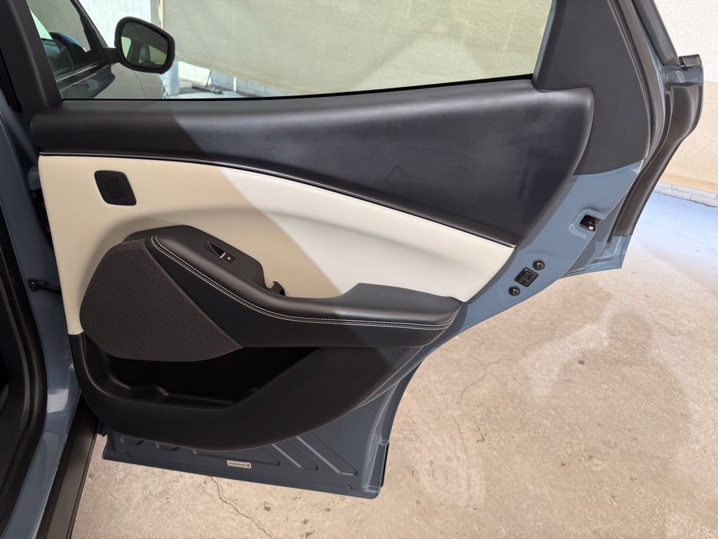 Used 2023 Vapor Blue Ford Premium image 16