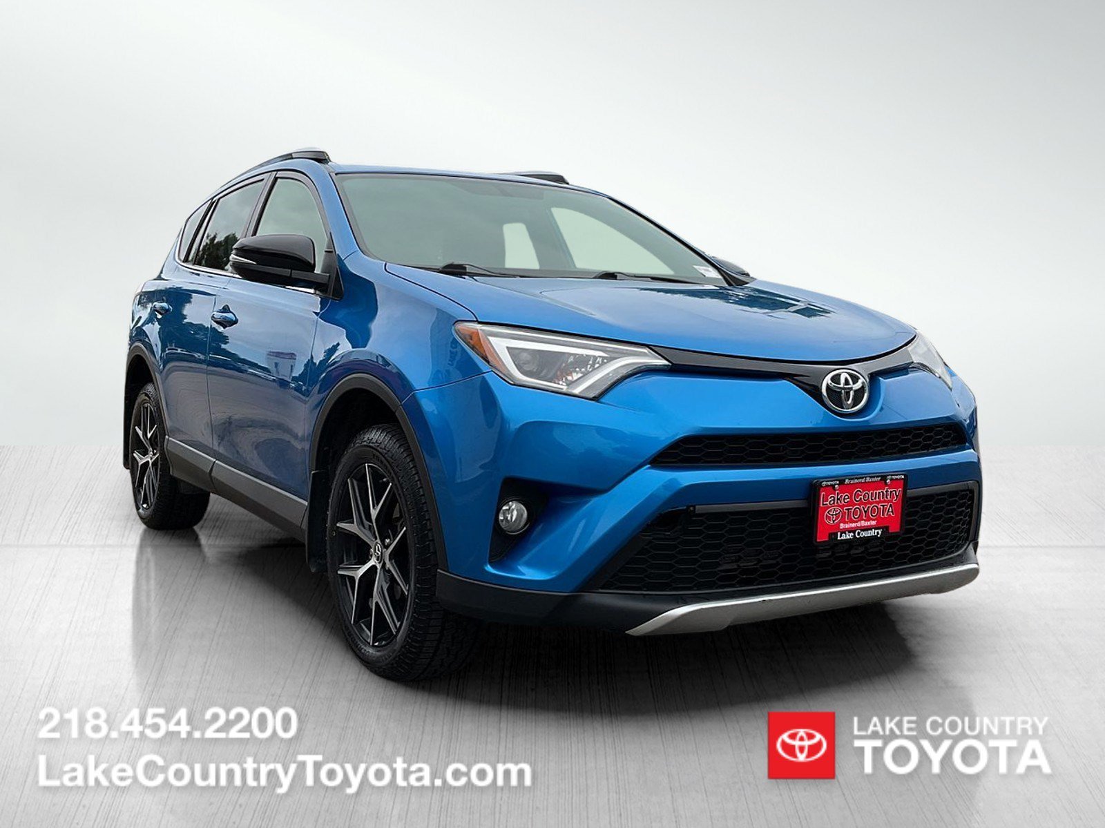 Used 2016 Electric Storm Blue Toyota SE image 7