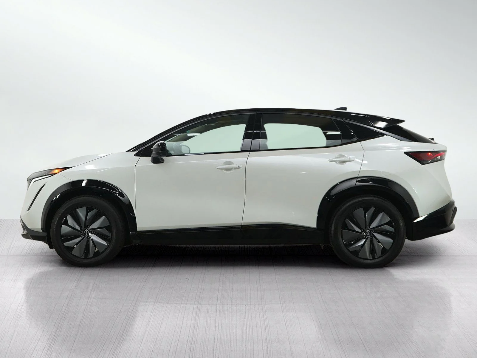 Used 2025 Nissan ARIYA Evolve+ with VIN JN8DF0BF8SM765023 for sale in Wayzata, Minnesota