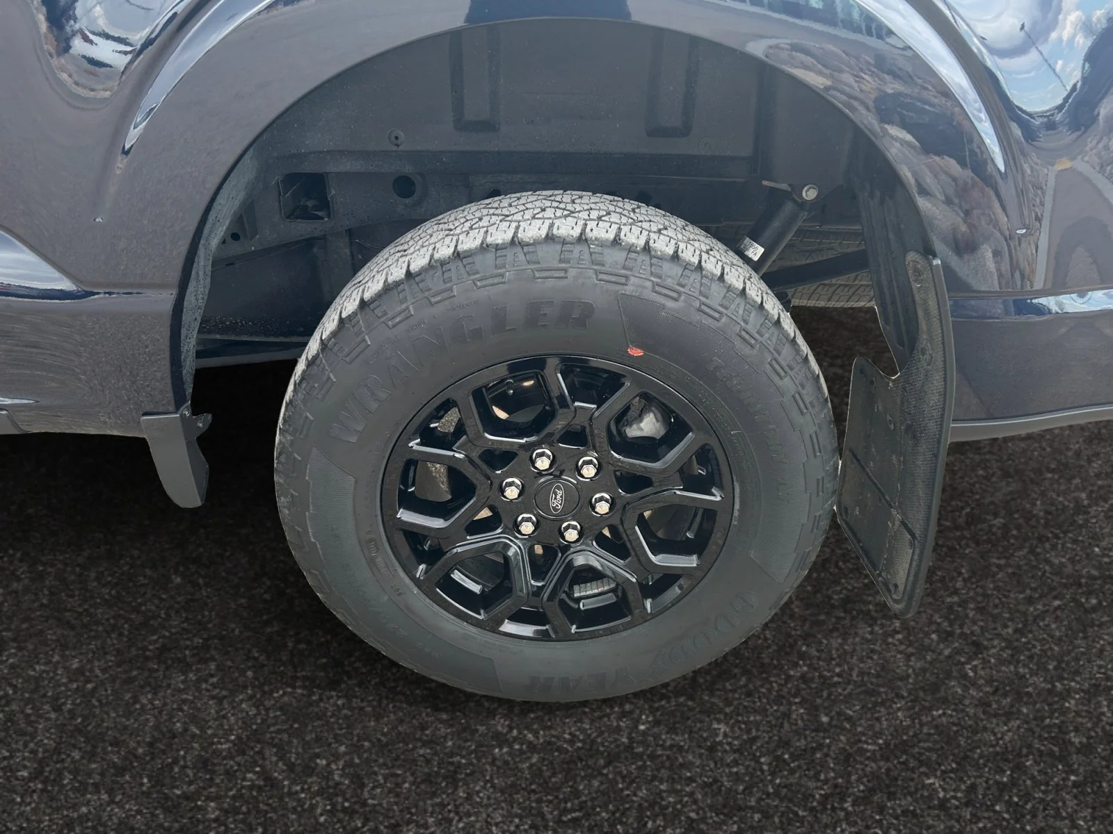 Used 2024 ANTIMATTER BLUE Ford XLT SuperCrew   EcoBoost™ image 9