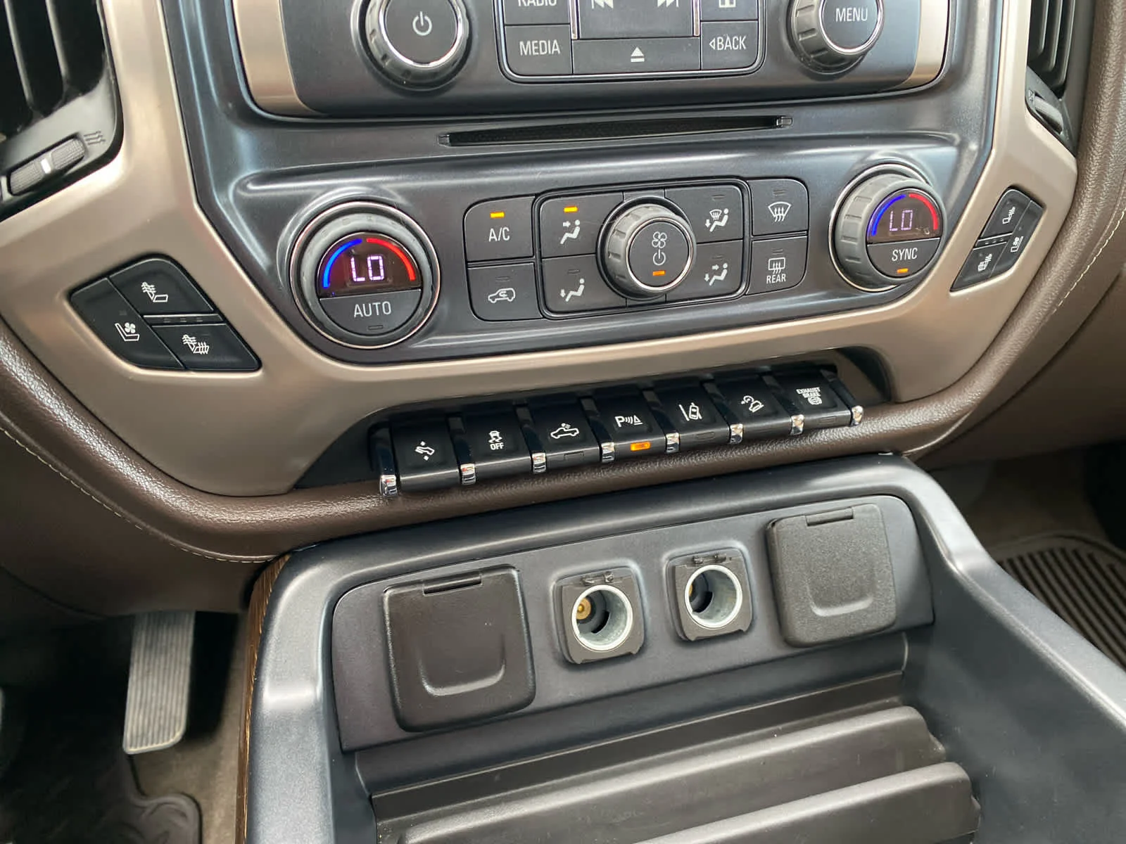 Used 2018 ONYX BLACK GMC Denali image 19