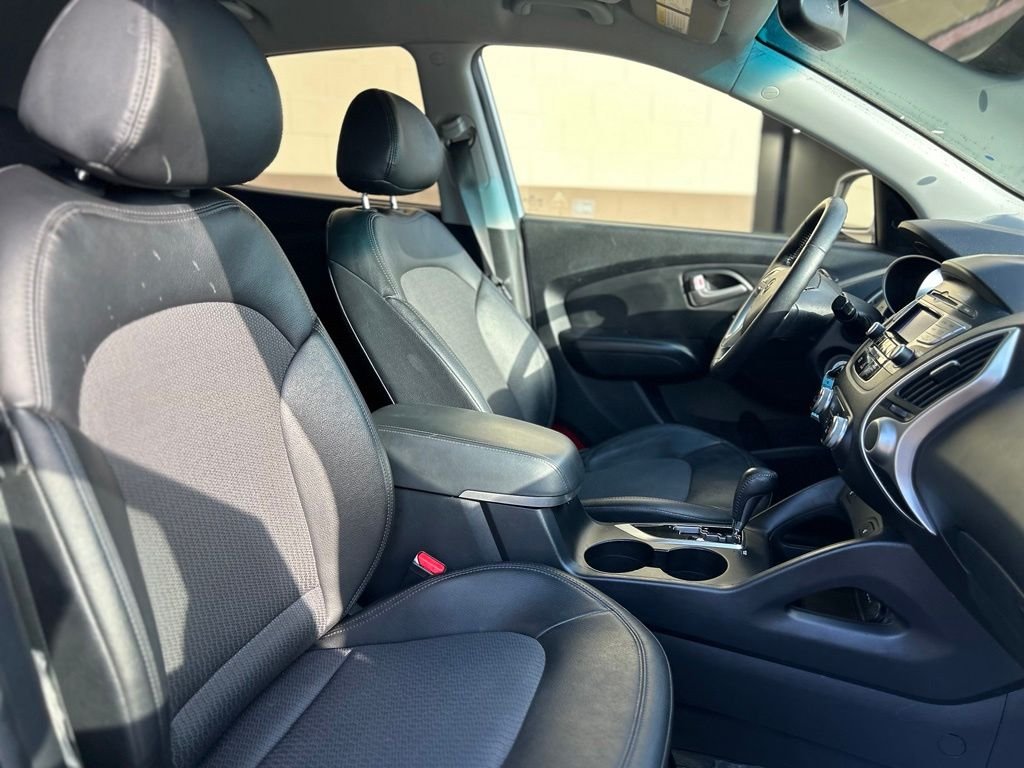 Used 2012 Diamond Silver Hyundai GLS image 16
