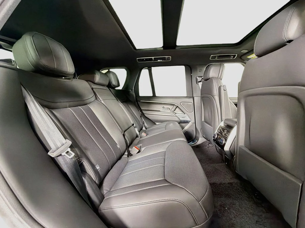 New 2026 Fuji White Land Rover SE image 29
