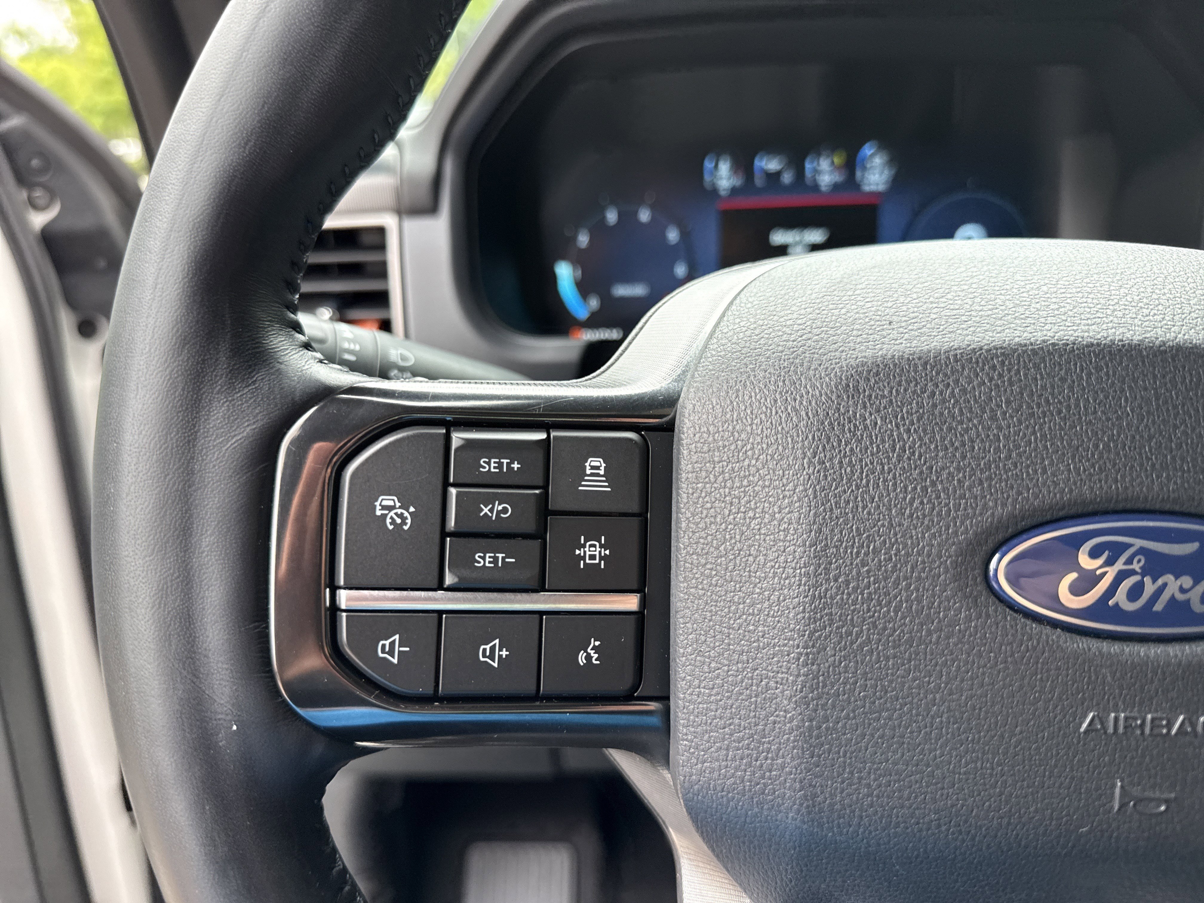 Used 2024 White Metallic Ford Platinum image 26
