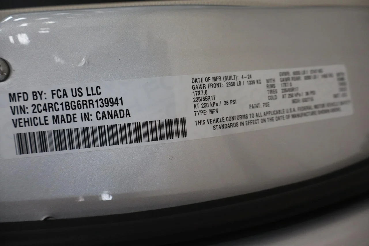 Used 2024 Silver Mist Clear Coat Chrysler Touring L image 31